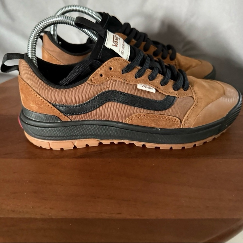 Vans UltraRange EXO MTE-1 Insulted WaterResistant Suede Shoe Men’s 7.5/Women’s 9